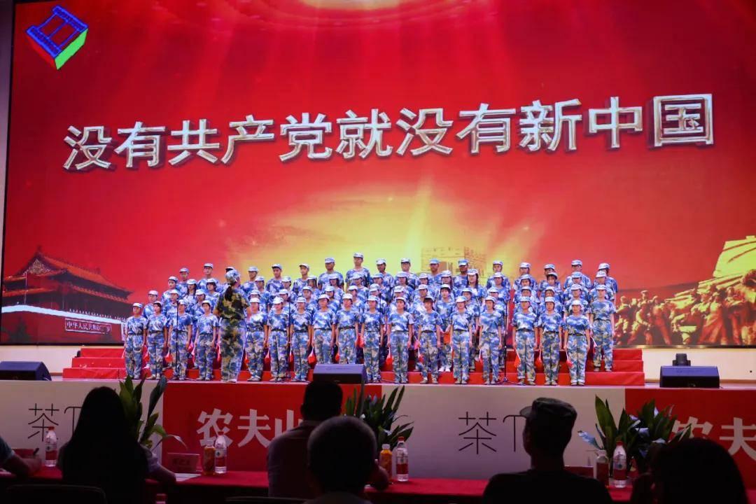 工作了之后为什么每次请假都有负罪感？游戏画面